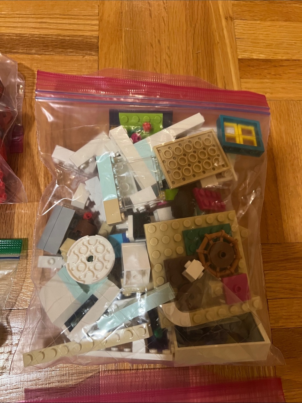 LEGO 2.5lb Assorted bundle - Picture 8 of 9
